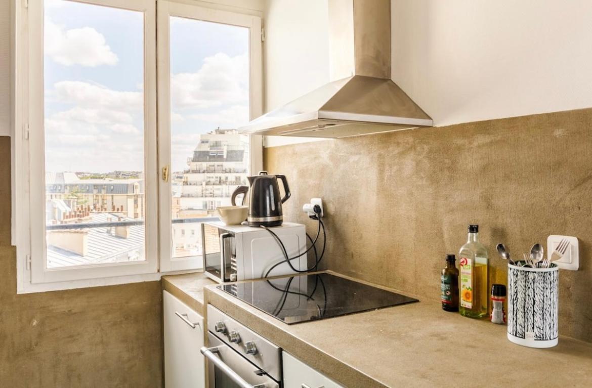 Beautiful Apartment With A View Of Eiffel Tower In Center Παρίσι Εξωτερικό φωτογραφία