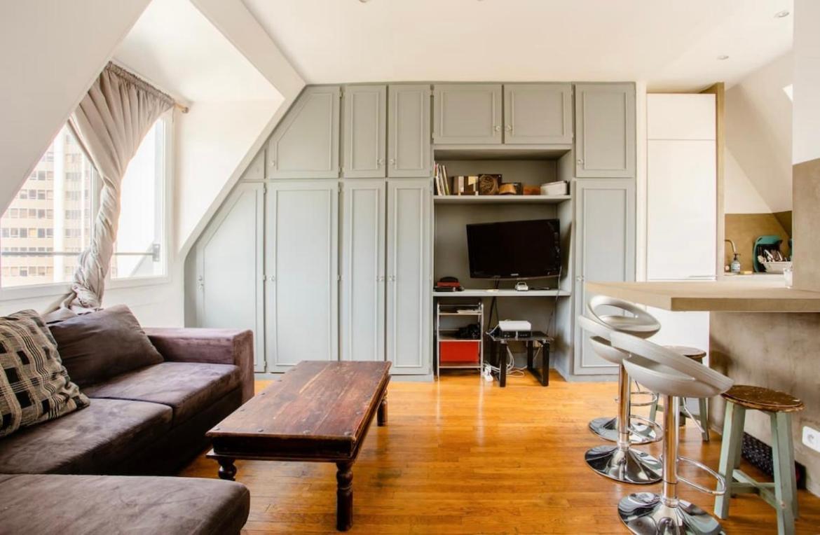 Beautiful Apartment With A View Of Eiffel Tower In Center Παρίσι Εξωτερικό φωτογραφία