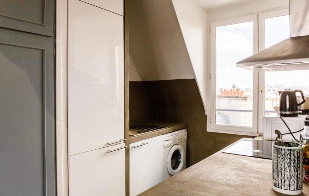 Beautiful Apartment With A View Of Eiffel Tower In Center Παρίσι Εξωτερικό φωτογραφία
