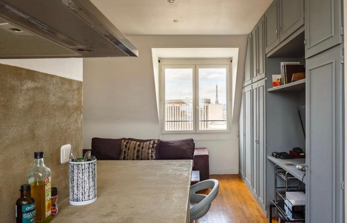 Beautiful Apartment With A View Of Eiffel Tower In Center Παρίσι Εξωτερικό φωτογραφία